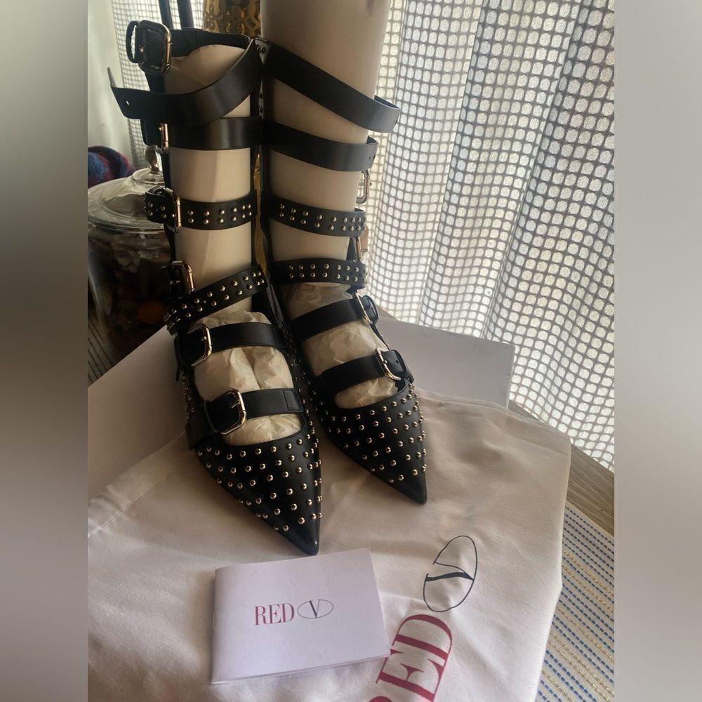 RED Valentino Shoes Women Sz 38 Black Leather Straps buckles and studs NEW